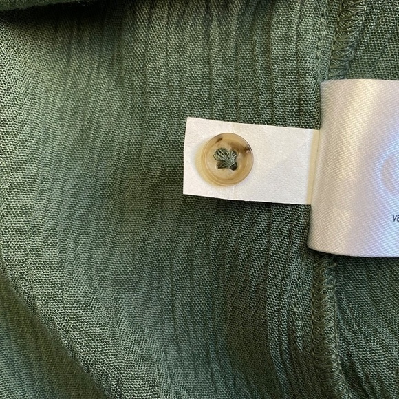 Orvis Blouse V-Neck, Button Front, Dolman Sleeve, Green, Crepe, Medium NWT - Picture 13 of 13